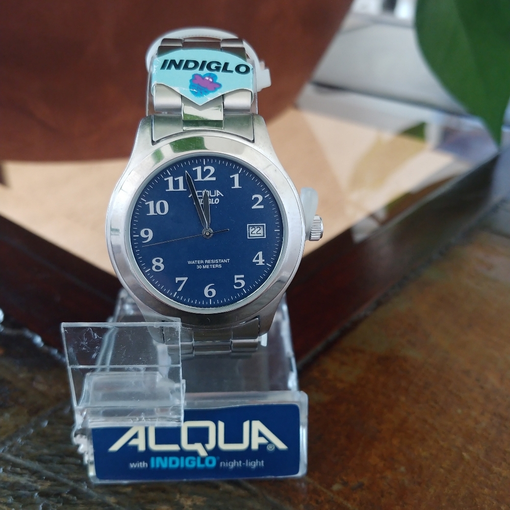 Acqua Silver and Blue Smartwatch with Modern Digital Interface